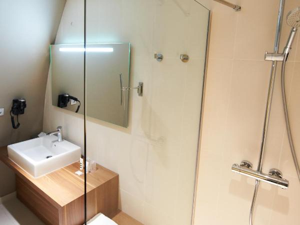 Mercure Cholet Centre : photo 2 de la chambre chambre privilège avec 1 lit double