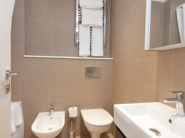 Claverley Court Apartments Knightsbridge : photo 6 de la chambre appartement 3 chambres de luxe avec balcon