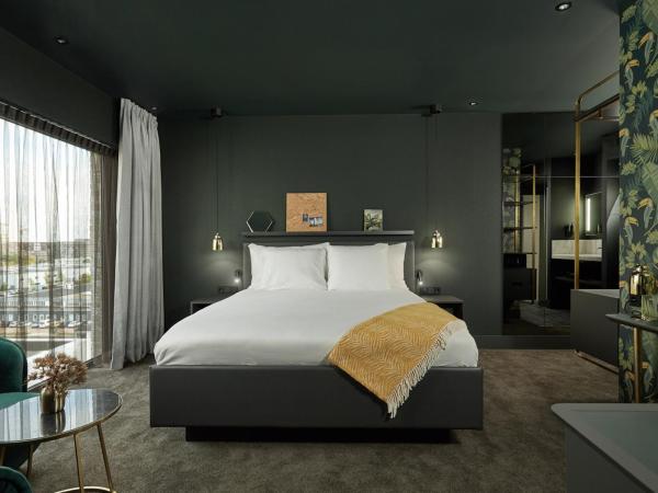 Van der Valk Hotel Amsterdam - Amstel : photo 1 de la chambre suite familiale