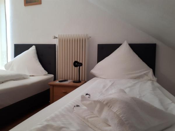 Hotel Taverne Inos : photo 8 de la chambre chambre lits jumeaux standard