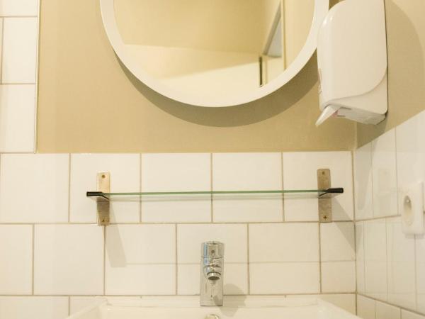 Georges Hostel & Café : photo 3 de la chambre chambre triple