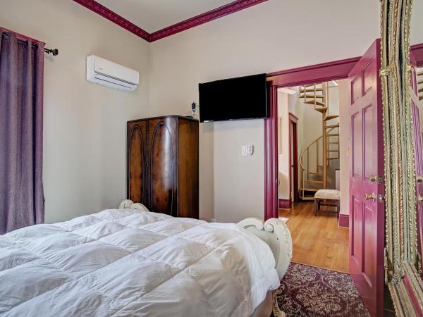 Sara's Inn on the Boulevard : photo 2 de la chambre suite lit queen-size
