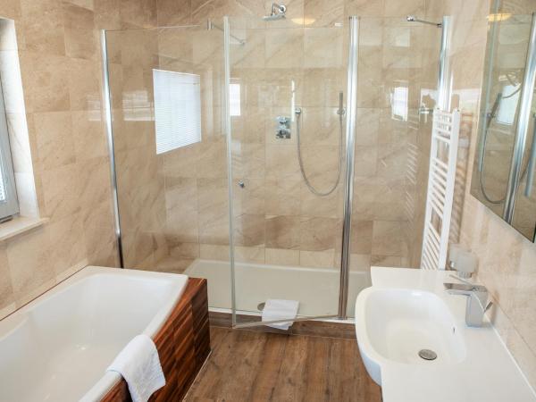 Restaurant & Design Hotel Noem Arch : photo 5 de la chambre captain cabin - deluxe double room with bath