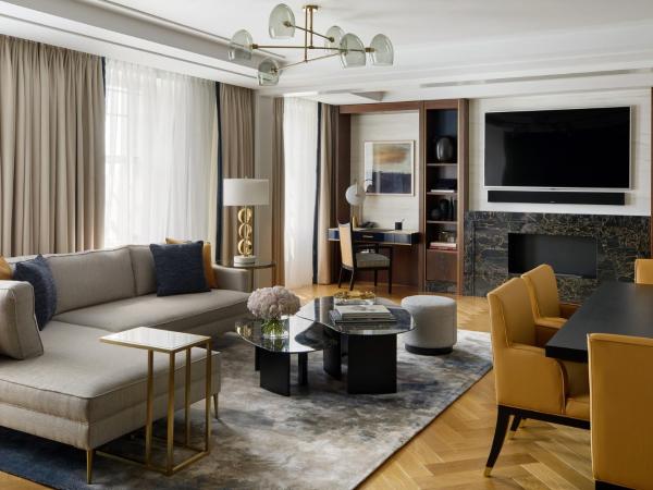 Four Seasons Hotel London at Ten Trinity Square : photo 3 de la chambre two bedroom hotel residence