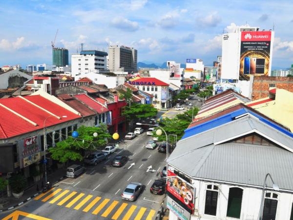 GRAYHAUS SOHO Ipoh : photo 10 de la chambre chambre lit queen-size avec balcon