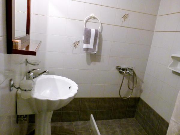 Madonna Studios : photo 6 de la chambre chambre double ou lits jumeaux deluxe avec balcon