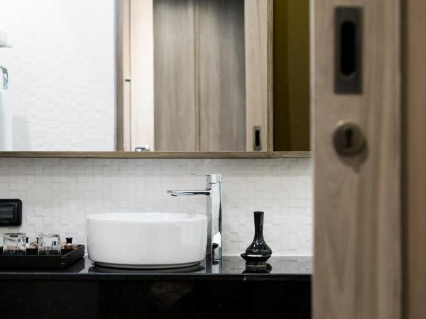 De Chai the Deco Chiang Mai - SHA Plus : photo 2 de la chambre chambre de luxe avec vue sur la piscine