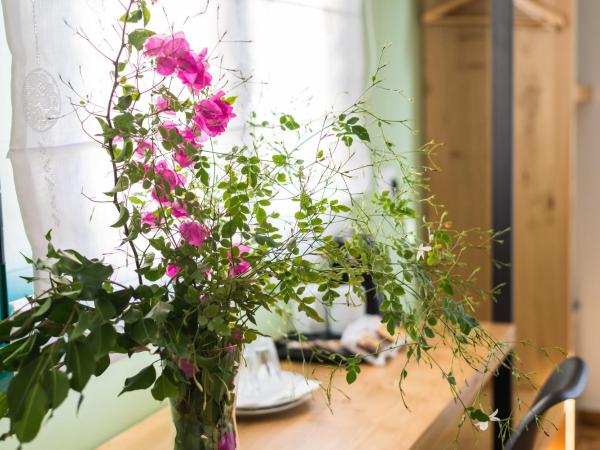 Neratzia Rooms : photo 5 de la chambre chambre quadruple avec balcon