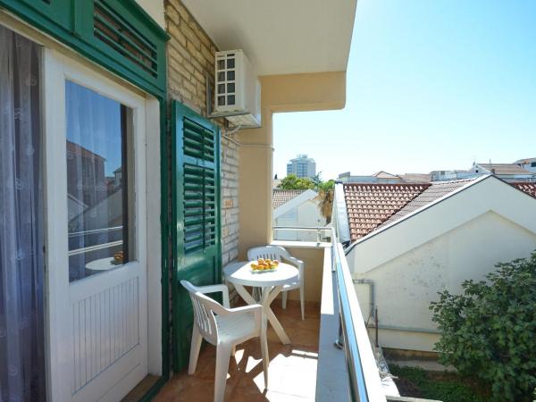Rooms Summer Chill : photo 3 de la chambre chambre double - vue sur jardin