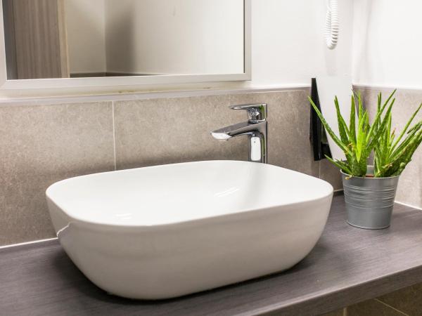 Garden Hotel : photo 1 de la chambre chambre triple standard