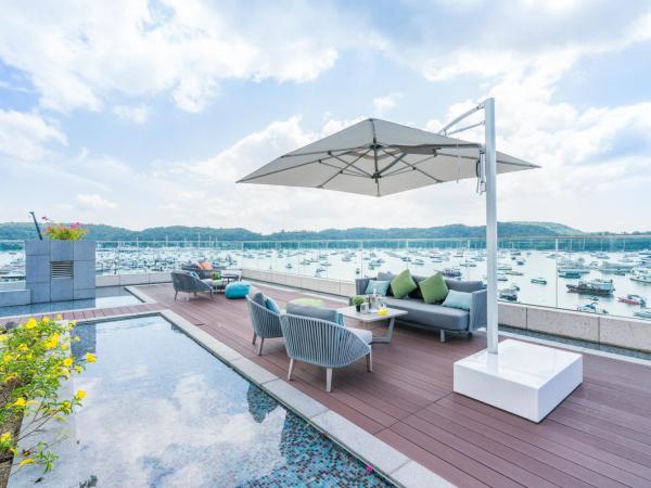 The Pier Hotel : photo 4 de la chambre hébergement avec terrasse - côté océan