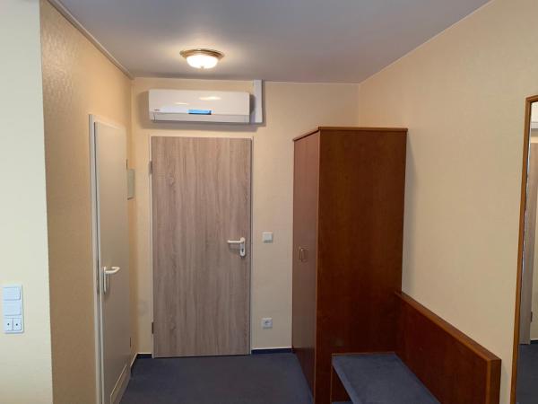 Gästehaus Alpinia : photo 7 de la chambre chambre simple avec douche