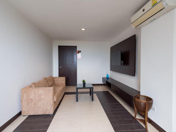 Hotel J Pattaya : photo 8 de la chambre grande chambre familiale deluxe