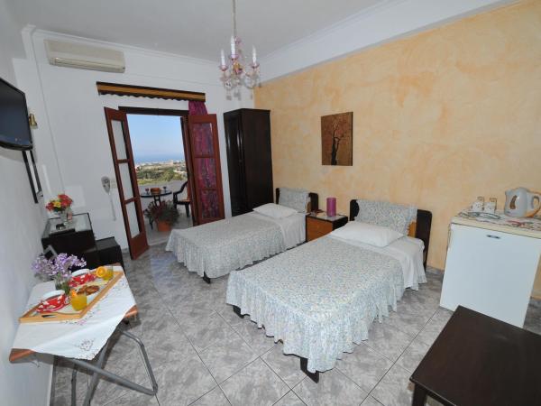 Villa Koronios : photo 3 de la chambre chambre double ou lits jumeaux standard