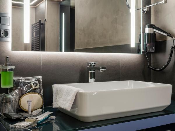 Hotel Metropolis : photo 6 de la chambre chambre lit king-size standard