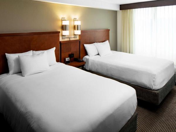 Hyatt Place Dallas Park Central : photo 4 de la chambre chambre avec 2 lits queen-size et canapé-lit - Étage supérieur