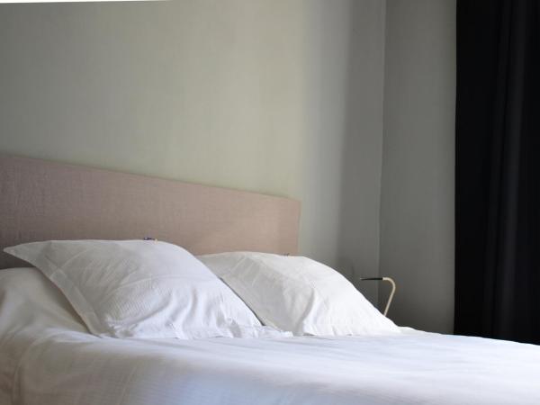 Clos de Bellefontaine B&B : photo 7 de la chambre chambre double - vue sur jardin