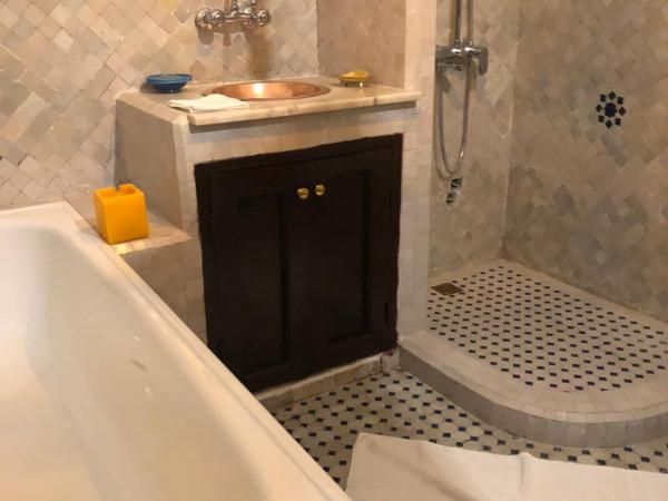 Riad Tizwa Fes : photo 3 de la chambre chambre double deluxe