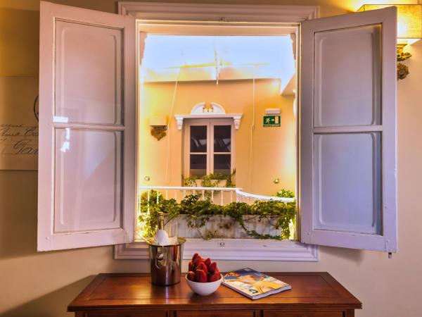 The Town House - Adults Only : photo 4 de la chambre chambre simple