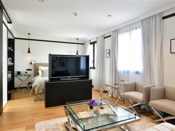 Hôtel Restaurant le Touring - Teritoria : photo 1 de la chambre suite deluxe - vue sur mer