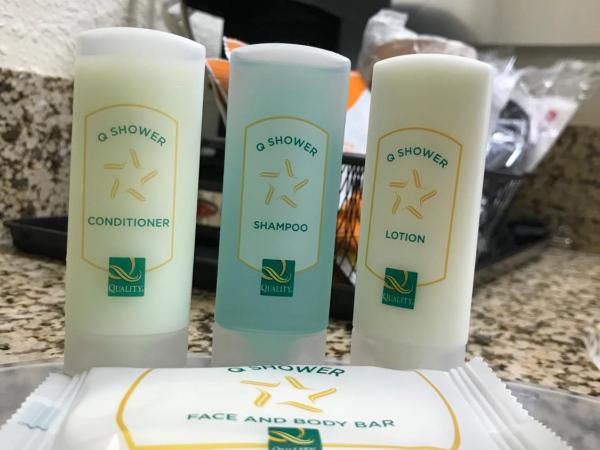 Quality Inn : photo 4 de la chambre chambre double avec 2 lits doubles - non-fumeurs