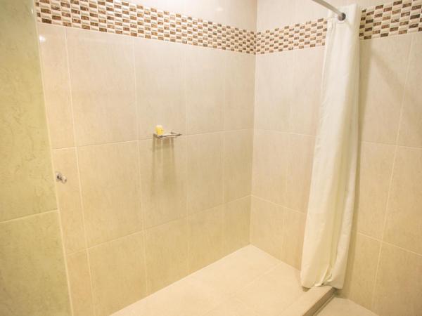 Hotel Plaza Calzada : photo 3 de la chambre chambre simple - non-fumeurs