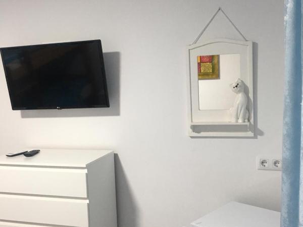 Guest House Lana Denia : photo 8 de la chambre chambre familiale avec salle de bains