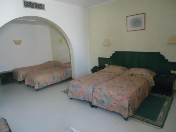 Hotel Mezri : photo 2 de la chambre chambre quadruple
