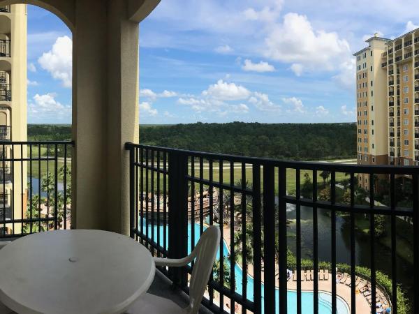 Lake Buena Vista Resort Village and Spa, a staySky Hotel & Resort Near Disney : photo 9 de la chambre suite 2 chambres - vue sur piscine