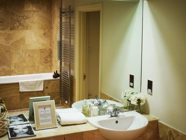 The Windsor Town House : photo 5 de la chambre chambre double de luxe avec jardin