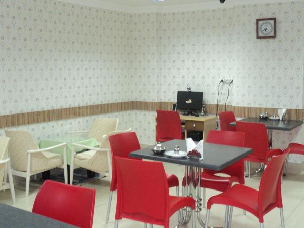 Yavuz Hotel : photo 10 de la chambre chambre triple avec salle de bains commune