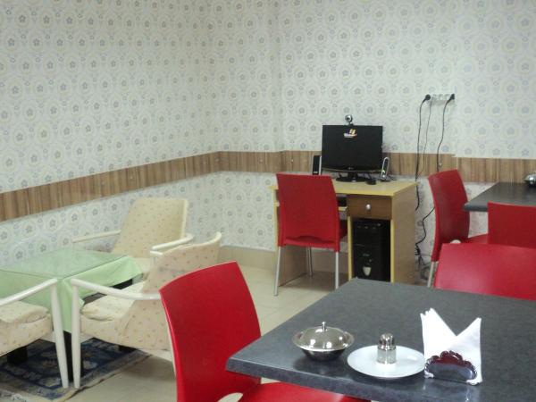 Yavuz Hotel : photo 9 de la chambre chambre triple avec salle de bains commune