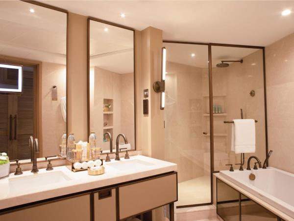 Jumeirah Beach Hotel Dubai : photo 4 de la chambre suite 1 chambre - vue sur l'océan et terrasse privée - comprend le petit-déjeuner et le goûter quotidiens, des boissons et des canapés en soirée, l'accès au salon club avec des rafraîchissements toute la journée et l'accès au parc aquatique wild