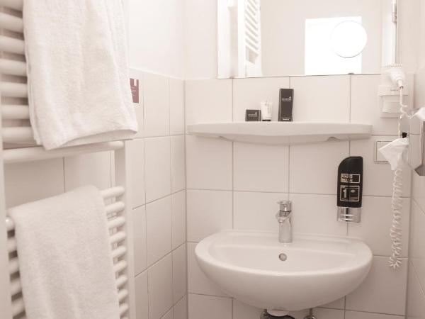 Les Nations : photo 9 de la chambre chambre simple Économique