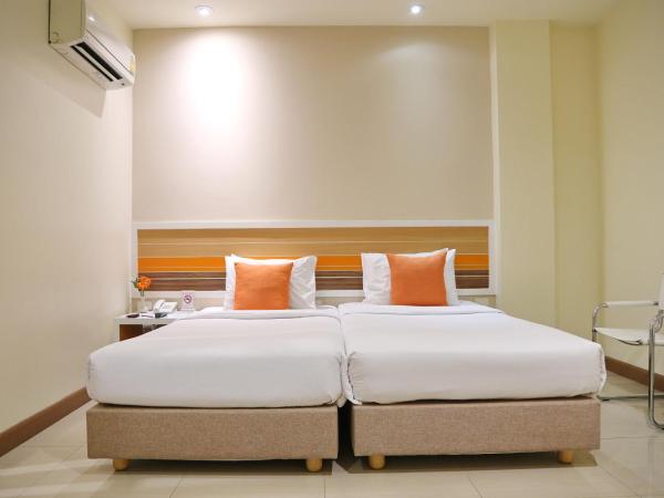 Imm Hotel Thaphae Chiang Mai : photo 3 de la chambre chambre deluxe double ou lits jumeaux