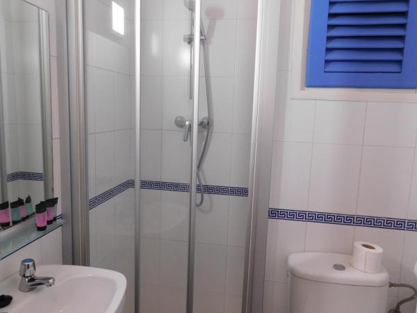 Hotel Caleta : photo 5 de la chambre chambre lits jumeaux standard