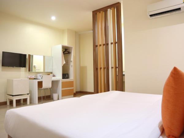 Imm Hotel Thaphae Chiang Mai : photo 5 de la chambre chambre deluxe double ou lits jumeaux