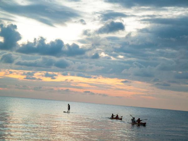 Ban_na : photo 7 de la chambre chambre lit queen-size - vue sur mer