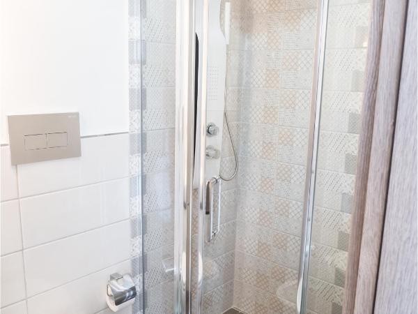 Interno2 Bari Centrale : photo 4 de la chambre chambre triple