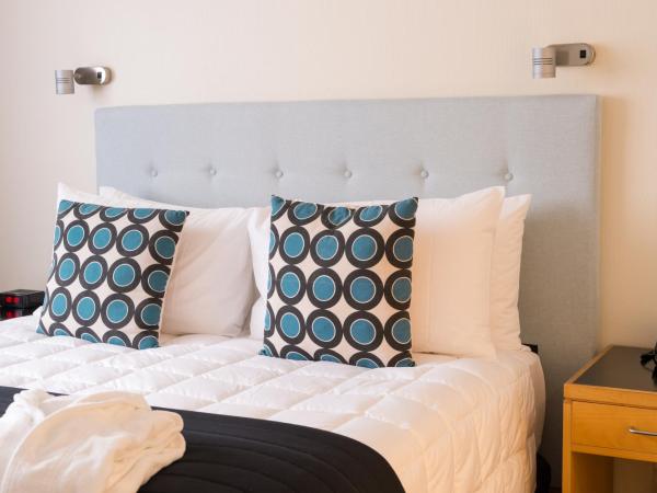 West Plaza Hotel : photo 4 de la chambre suite