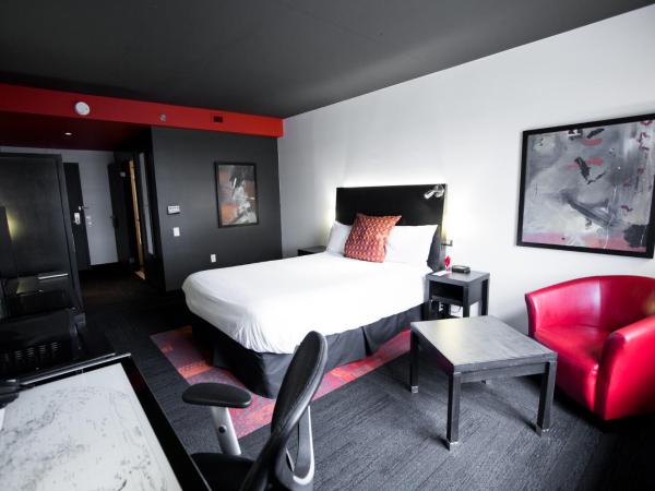 Grand Times Hotel - Aeroport de Quebec : photo 2 de la chambre chambre lit queen-size confort