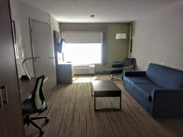 Holiday Inn Express & Suites - Indianapolis Northwest, an IHG Hotel : photo 2 de la chambre chambre lit king-size exécutive - adaptée aux personnes malentendantes - non-fumeurs