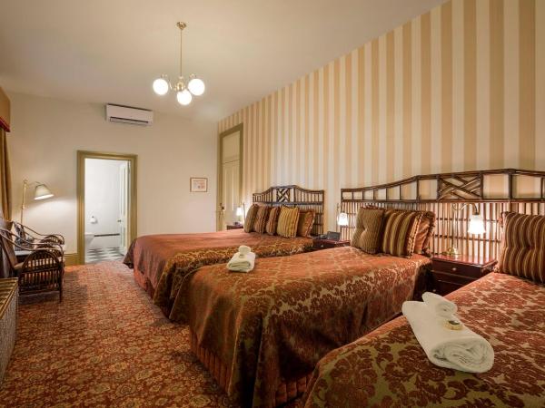 Hadley's Orient Hotel : photo 2 de la chambre family room + book parking for only $5