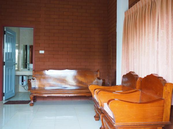 Saen Kam Resort : photo 5 de la chambre chambre lit king-size - vue sur jardin