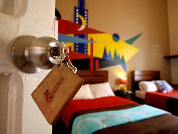 Hostel Hospedarte Centro : photo 2 de la chambre chambre quadruple avec salle de bains commune