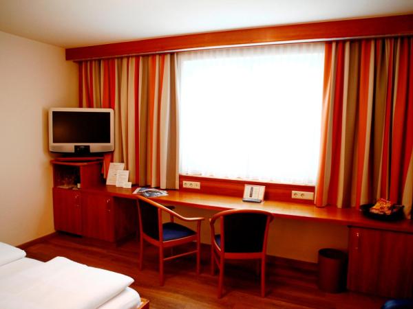 Vienna Sporthotel : photo 5 de la chambre chambre lit king-size affaires