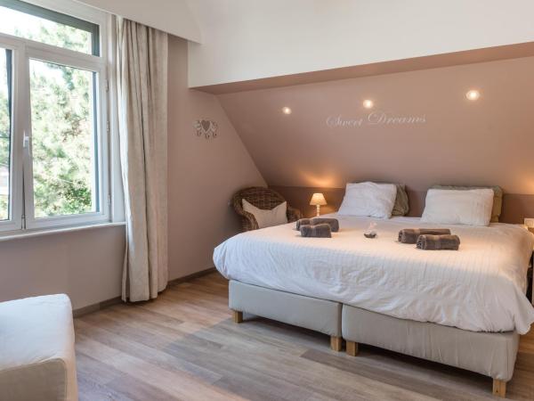 B&B Alegría : photo 7 de la chambre chambre lit king-size - vue sur jardin