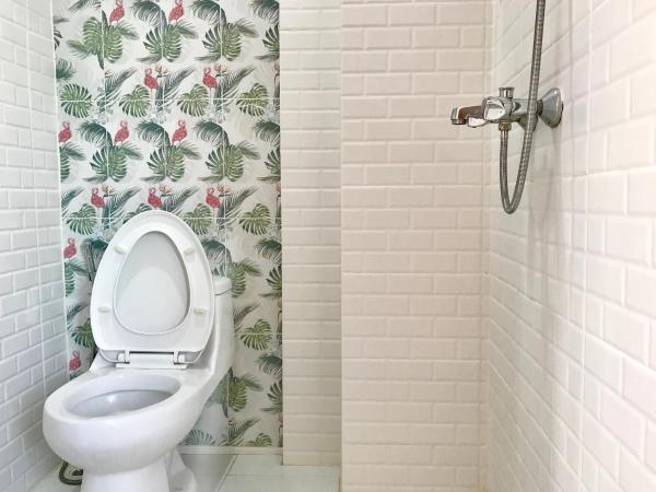 Tourist Inn : photo 2 de la chambre chambre lits jumeaux Économique