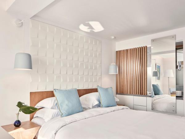 Myconian Korali Relais & Chateaux : photo 4 de la chambre chambre supérieure aeon