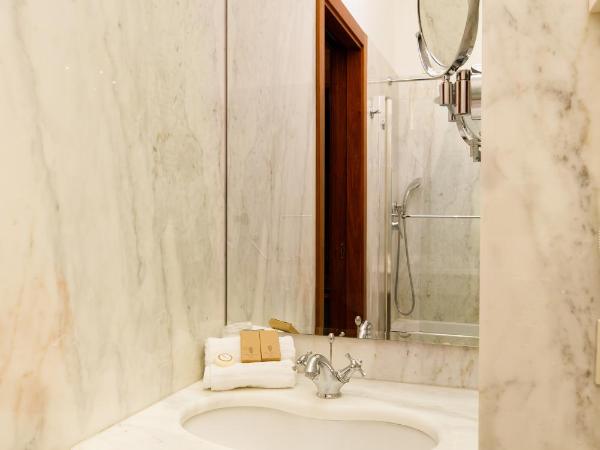 Hotel Palazzo Guardati : photo 8 de la chambre chambre quadruple